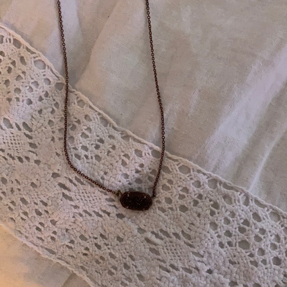 Kendra Scott necklace